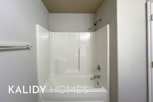 Building Photo - 2901 Cider Mill Ln