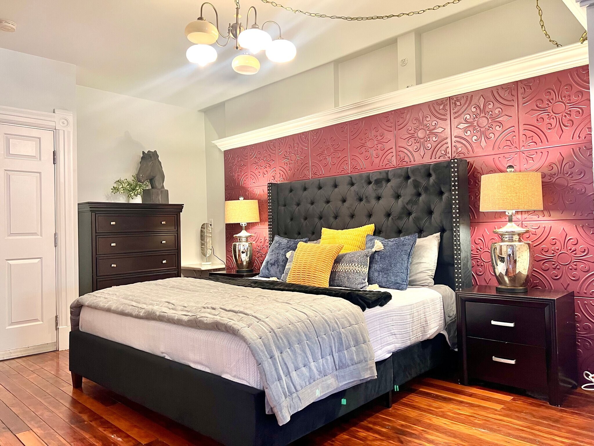 Building Photo - 814 Victorian Alley