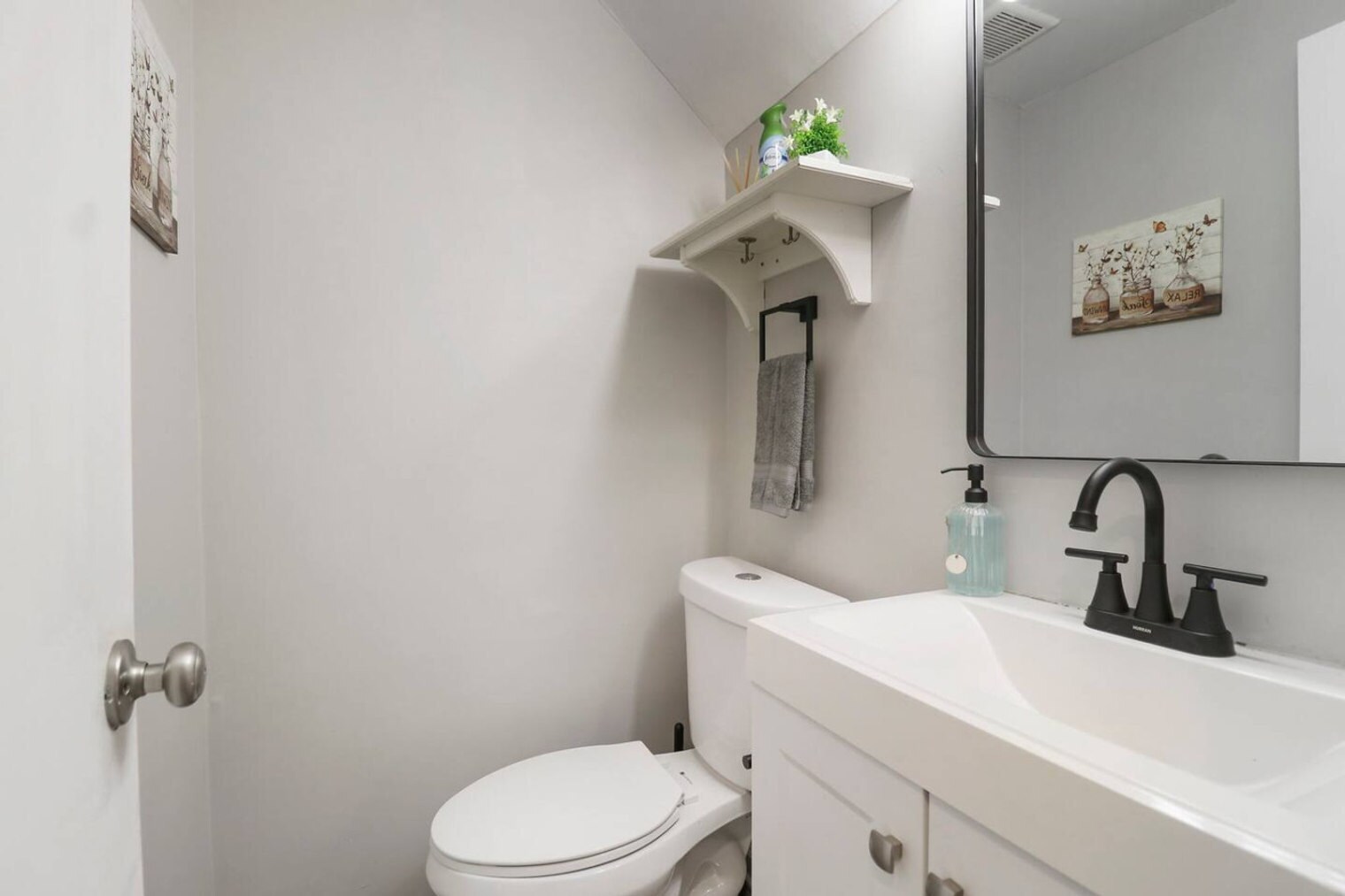 Building Photo - 207 N Beverly St