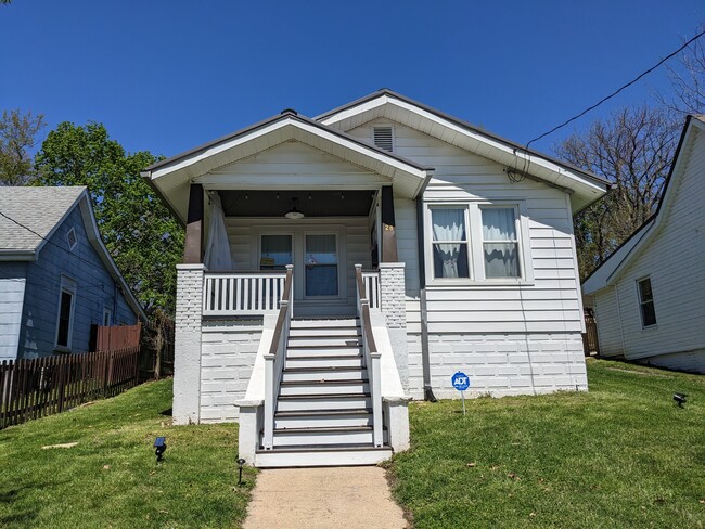 Primary Photo - 28 Woodrow Ave