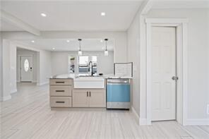 Kitchen island - 2936 Lake Ave