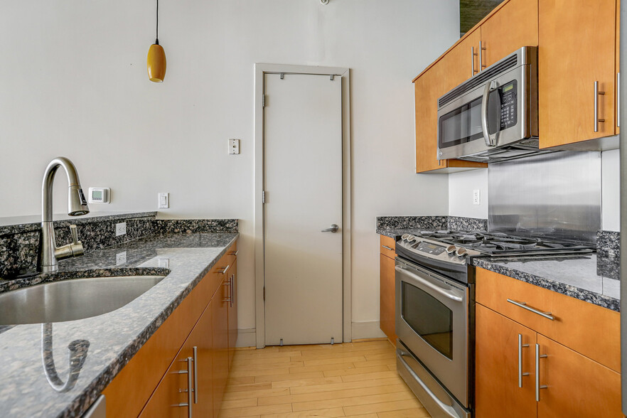 Building Photo - 929 Florida Ave NW