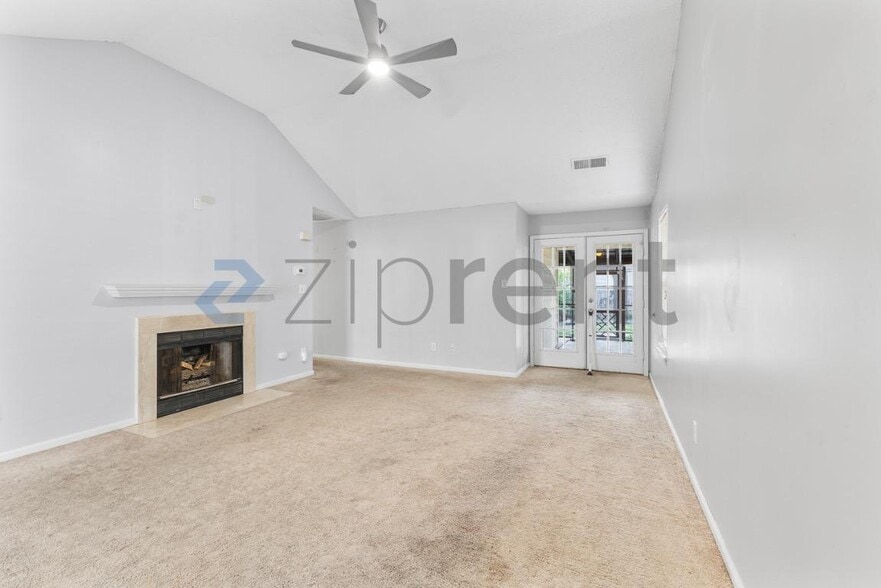 Building Photo - 922 Treasure Pl SW