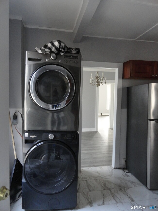 Building Photo - 177 E Pearl St