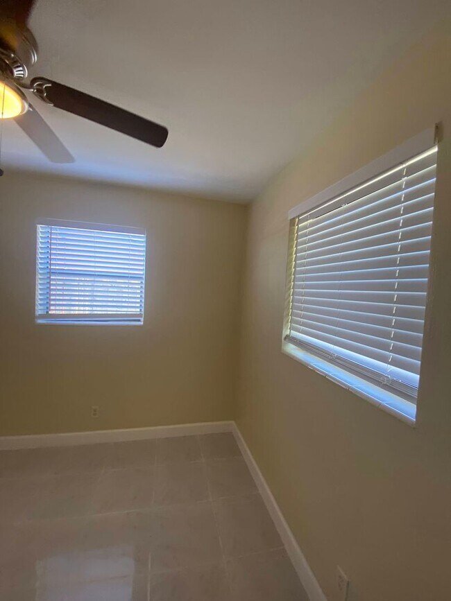 Building Photo - Beautiful 3-bedroom home located in Delray...