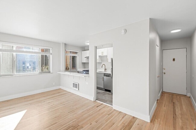 Building Photo - Villa Wynanda