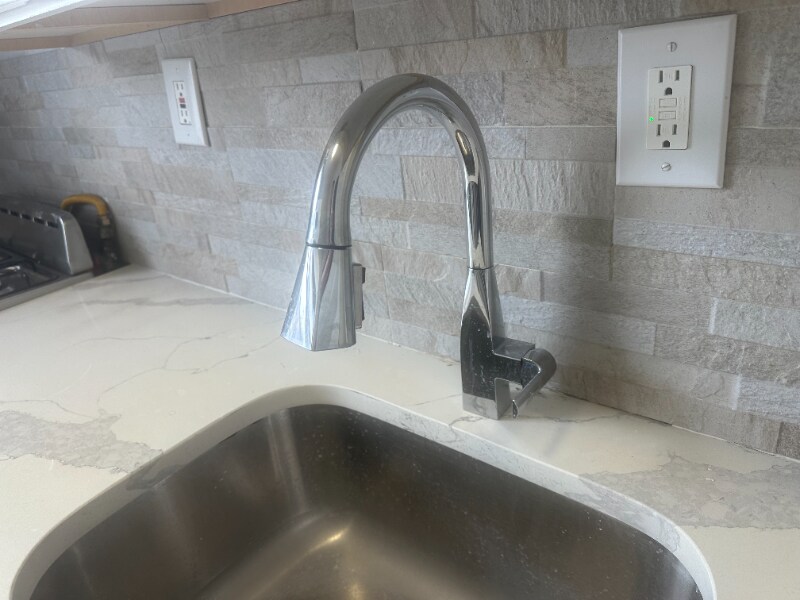 Building Photo - 332 61st St