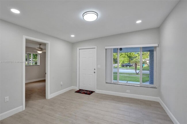 Building Photo - 3800 SW 58th Terrace