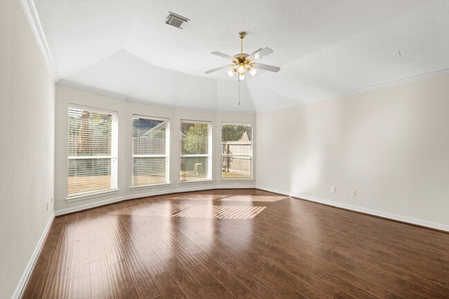 Building Photo - 5819 Brook Bend Dr