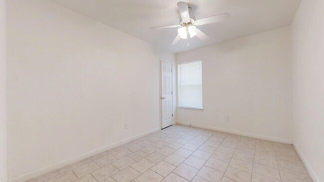 Building Photo - ALL TILE DUPLEX IN NOLANVILLE!!!