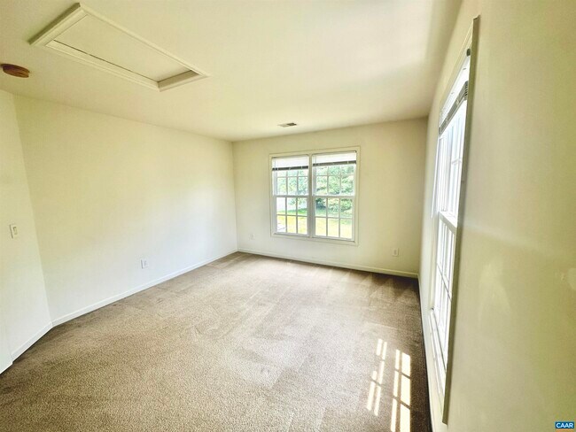 Building Photo - 252 Millstream Dr