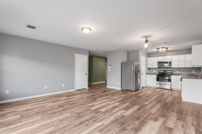 Building Photo - 15638 Del Norte Dr