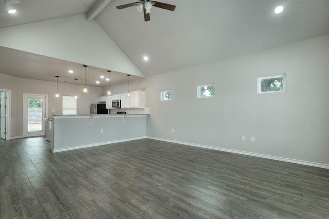 Building Photo - 1527 Geronimo Trail