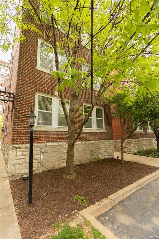 Building Photo - 5350 Pershing Ave