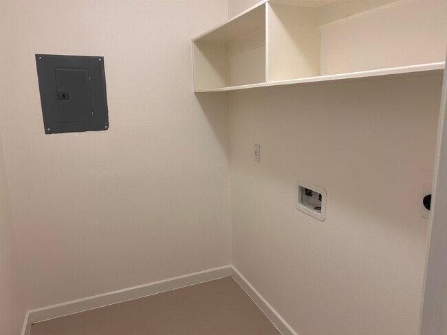 Building Photo - 1615 Dra Eve Perez Lane