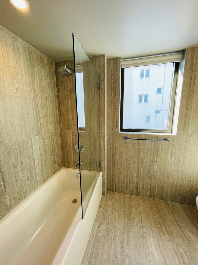 Building Photo - 1238 Sutter St