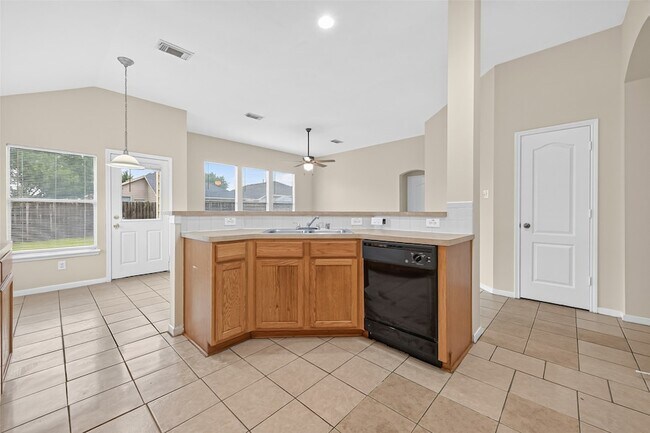 Building Photo - 17230 Hollow Sands Ct