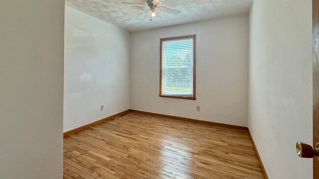 Building Photo - 2173 Ivanelle Rd