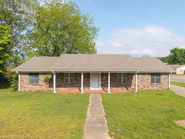 Building Photo - 100 Meadow Pl