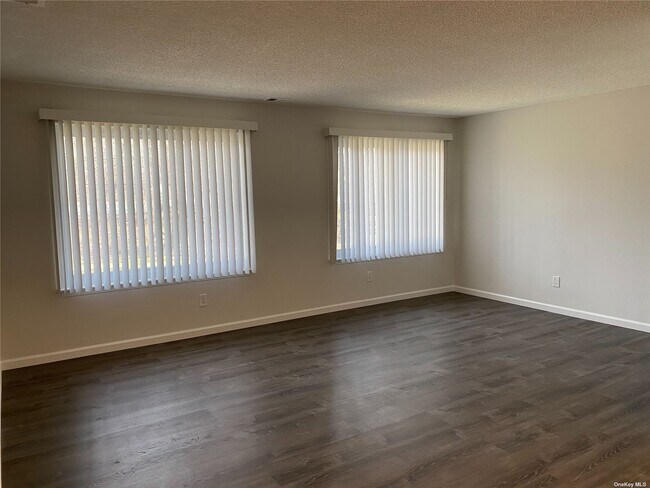 Building Photo - 232 Springmeadow Dr