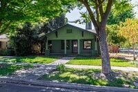 Building Photo - 3 bedroom home for RENT in Modesto - Close...