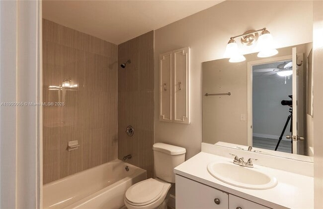 Building Photo - 14237 SW 94th Cir Ln