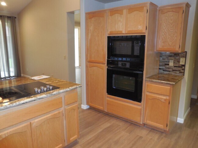 Building Photo - Beautifully Updated 3-Bedroom Home in Sun Lakes - Long-Term Rental