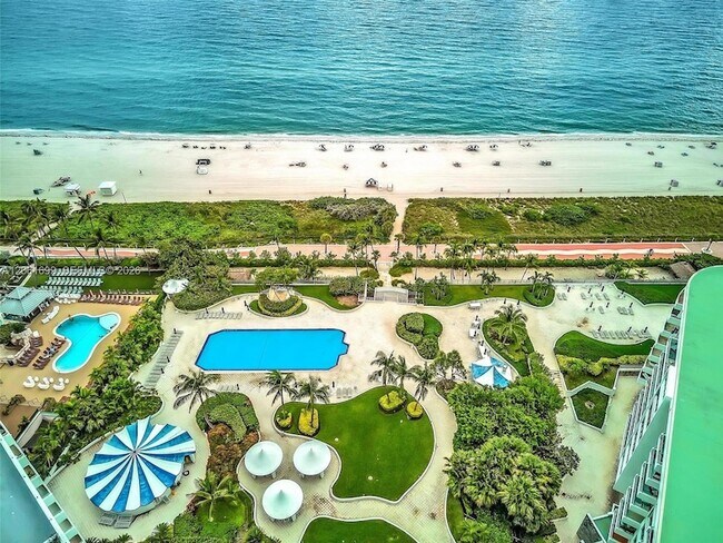 Building Photo - 5161 Collins Ave