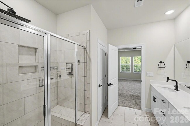 Building Photo - 4513 Duplin Dr
