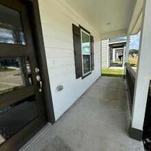Building Photo - 16750 N Marie Vlg Dr