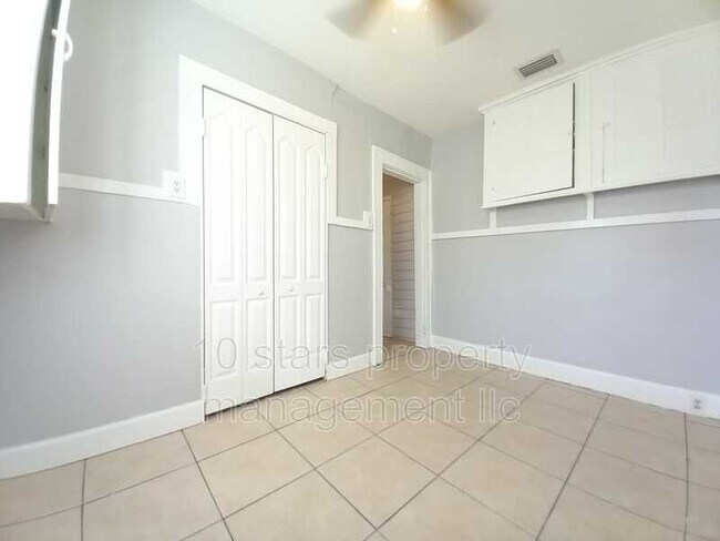 Building Photo - 3450 13th Ave S