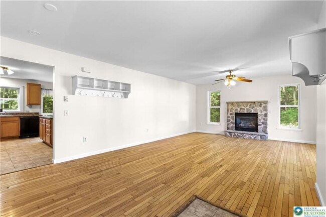 Building Photo - 1229 Fern Dr