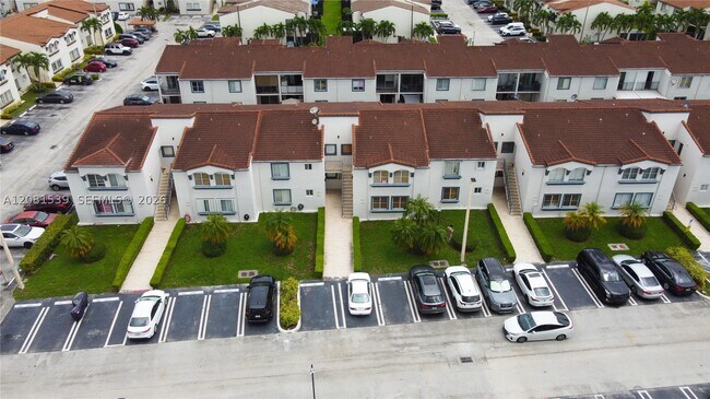 Building Photo - 12527 NW 11th Ln