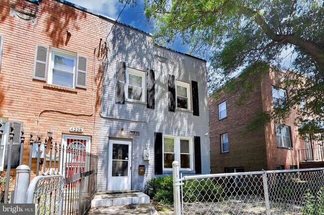 Building Photo - 4230 Edson Pl NE