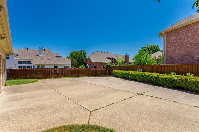 Building Photo - 204 Forest Ln