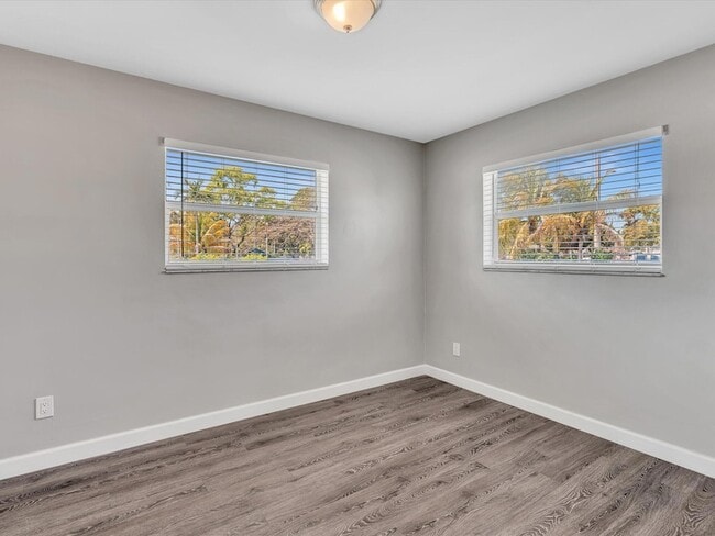 Building Photo - 54 SW 16th St