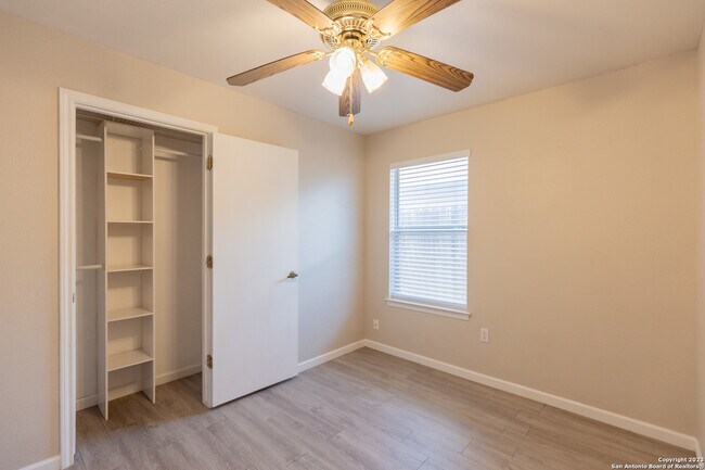 Building Photo - 3727 Aragon Dr