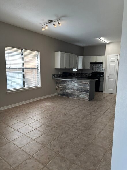 Building Photo - 5131 Butter Creek Ln
