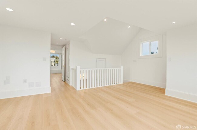Building Photo - 244 16th Ave