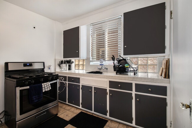 Building Photo - 20109 Stotter St