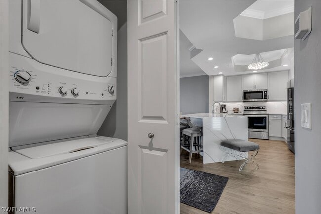 Building Photo - 420 Cove Tower Dr