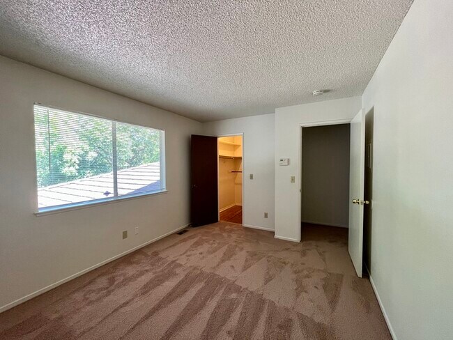 Building Photo - 2 Bed/1 Bath Foothill Farms Condo with Private Patio