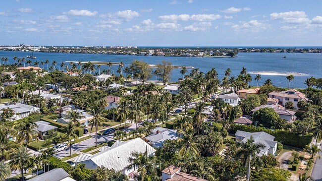 Building Photo - 210 Monceaux Rd