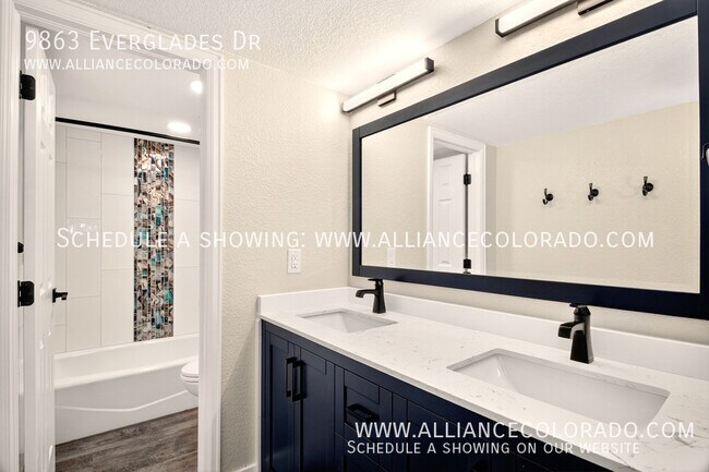 Building Photo - 9863 Everglades Dr