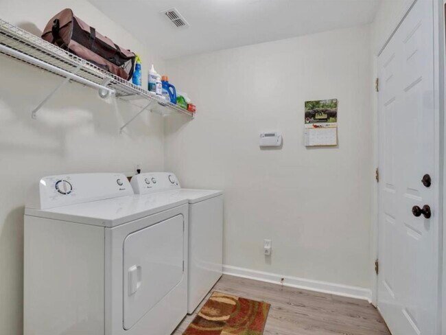 Building Photo - 9405 Windam Way