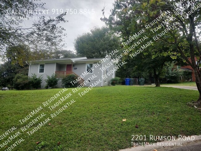 Building Photo - Charming 2-Bedroom, 1-Bathroom Home – 800 ...