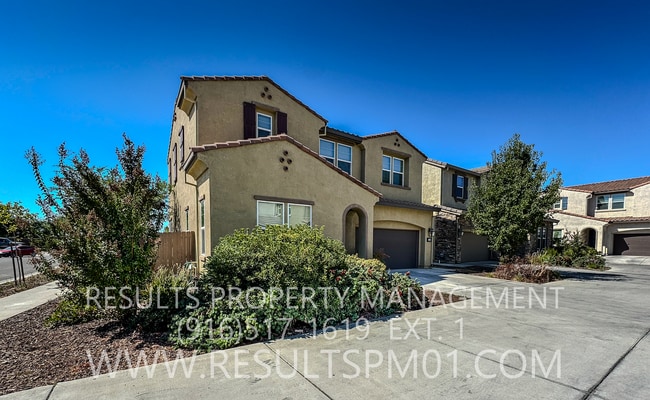 Primary Photo - Beautifully upgraded Four bedroom w Loft