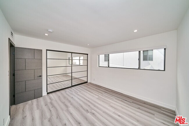 Building Photo - 145 S Maple Dr