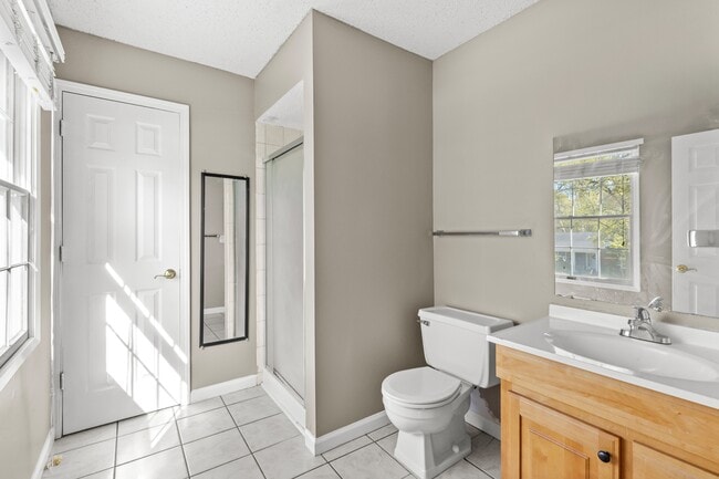 Building Photo - 14355 Rainy Lake Dr