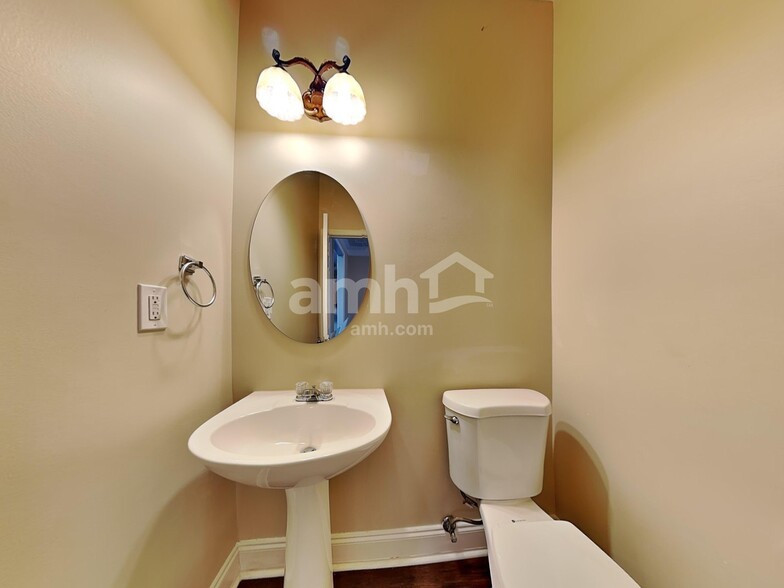 Building Photo - 306 Vinings Vintage Cir